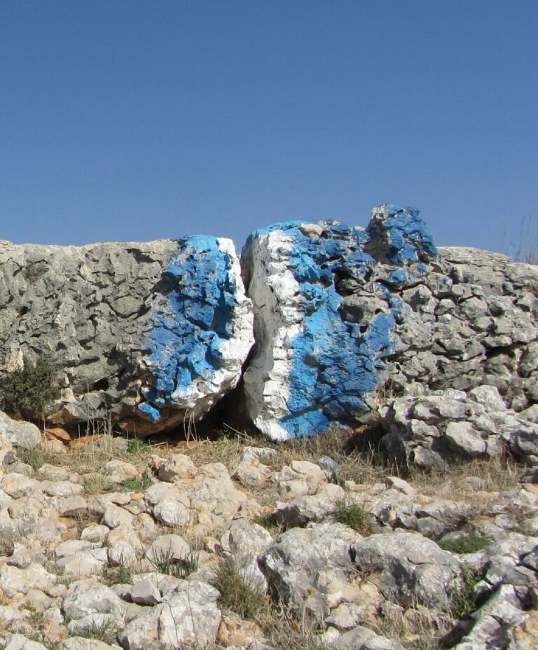 קבר אדמון ועקביא בן מהללאל 2