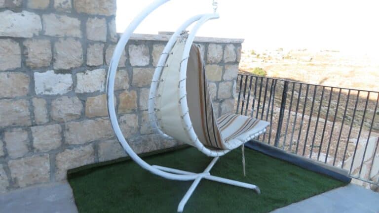 אל מול האופק