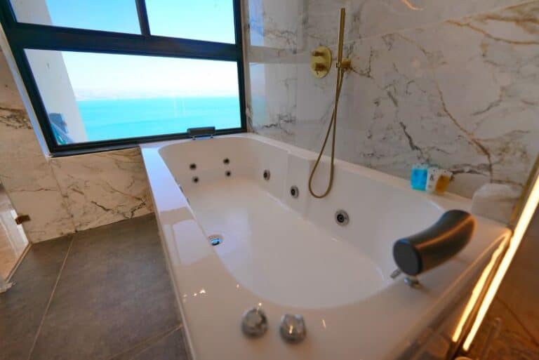 פלאזה על הכנרת